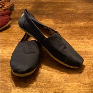 Navy Blue Toms